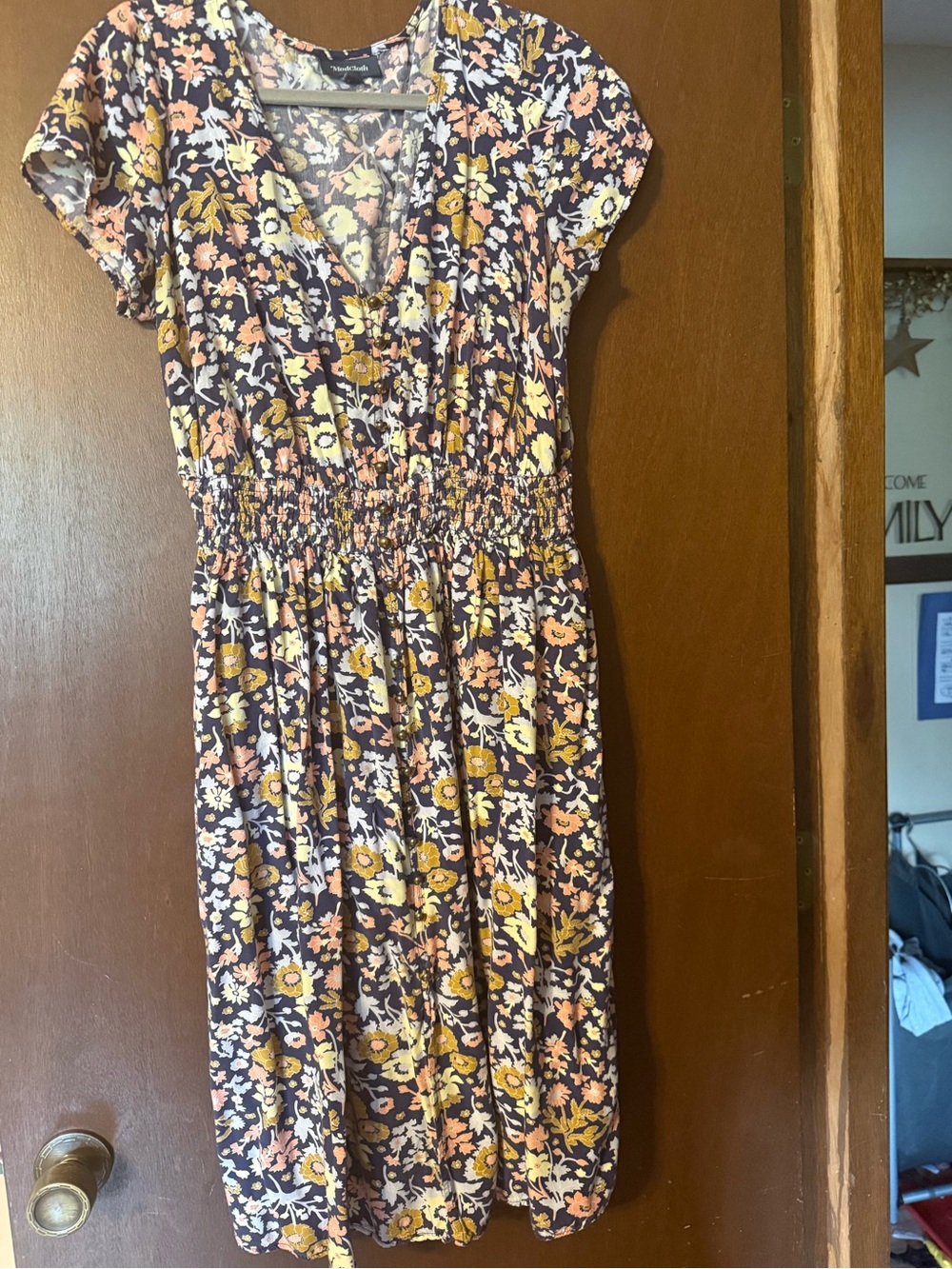 ModCloth Floral Midi Dress 2X. Pockets! Buttons down the front